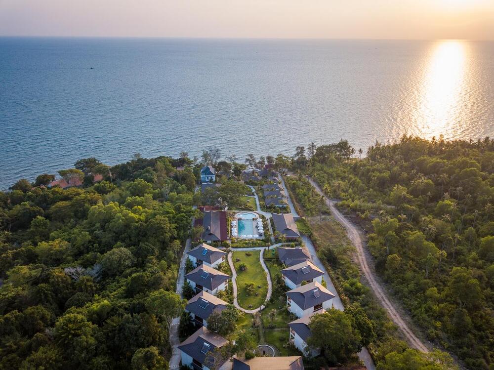  Camia Resort & Spa 38 