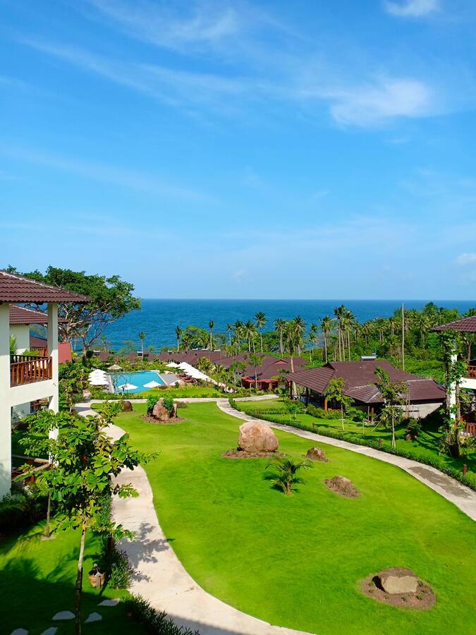  Camia Resort & Spa 42 