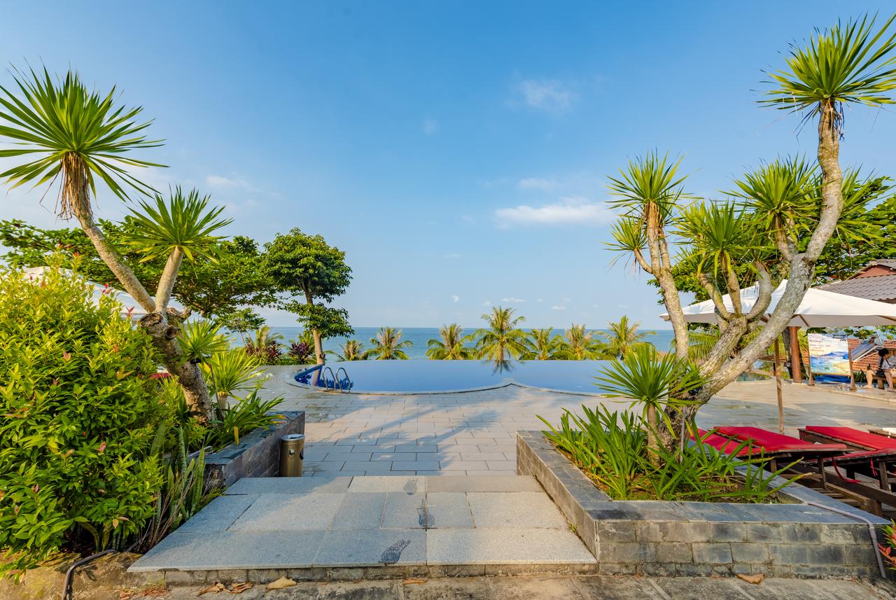  Eco Beach Resort 37 
