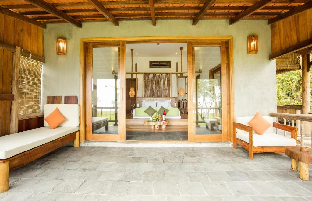  Beach Front Bungalow 3 