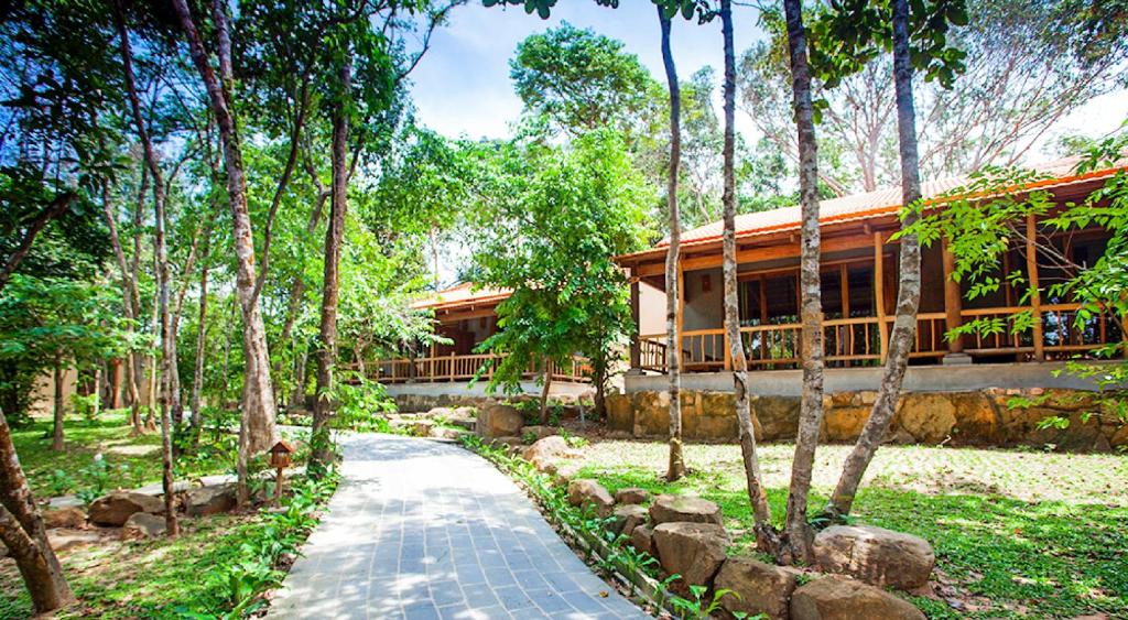 Garden View Bungalow