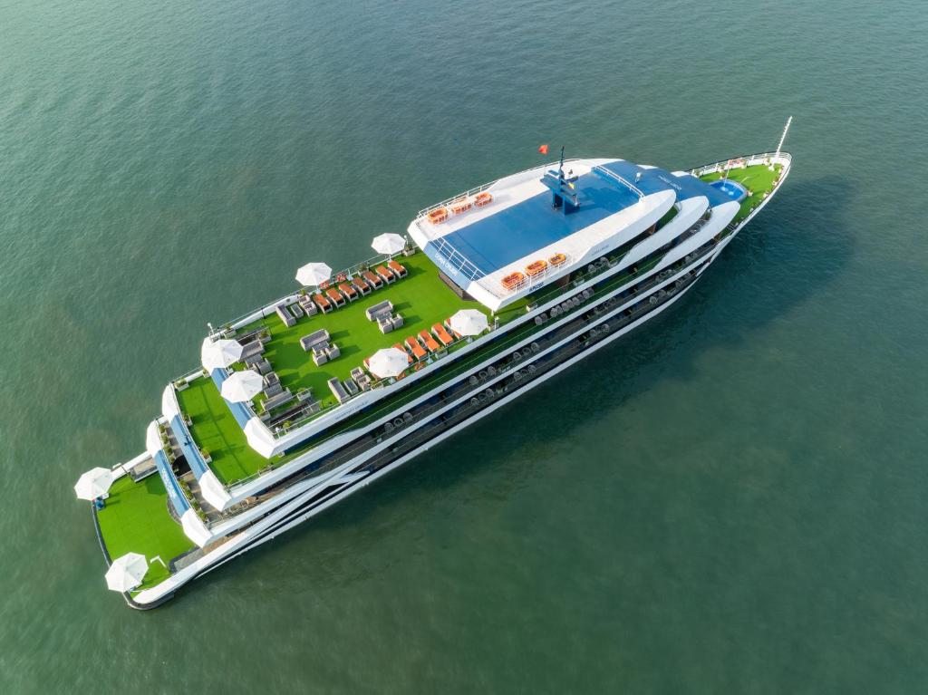  M'Gloria Cruise by HAG 18 