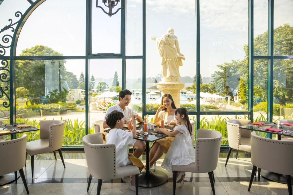  Vinpearl Resort & Spa Hạ Long 13 