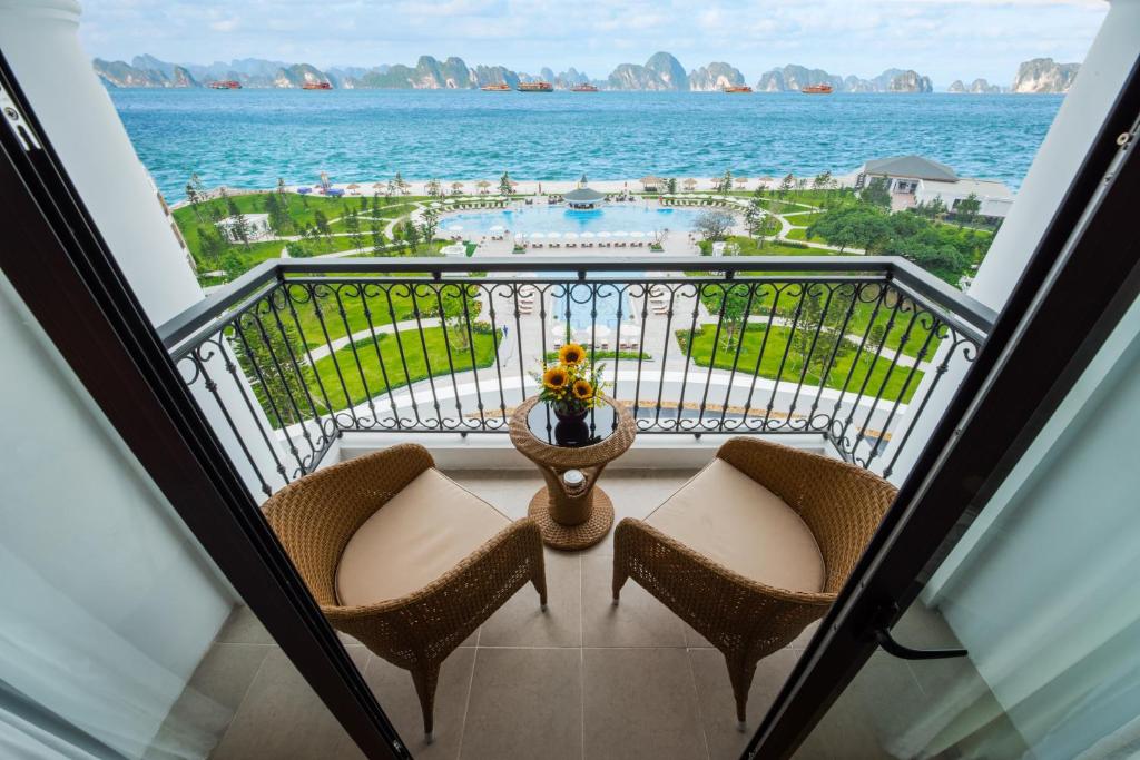  Vinpearl Resort & Spa Hạ Long 7 