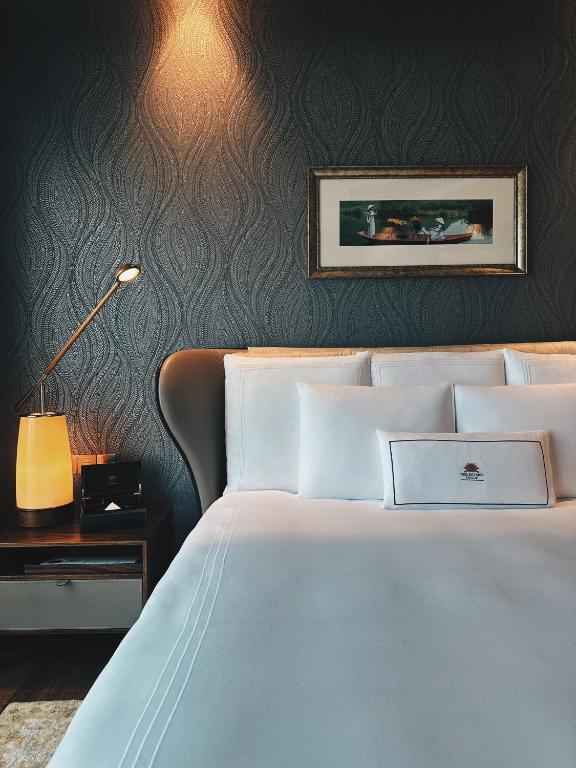  Executive Suite 12 