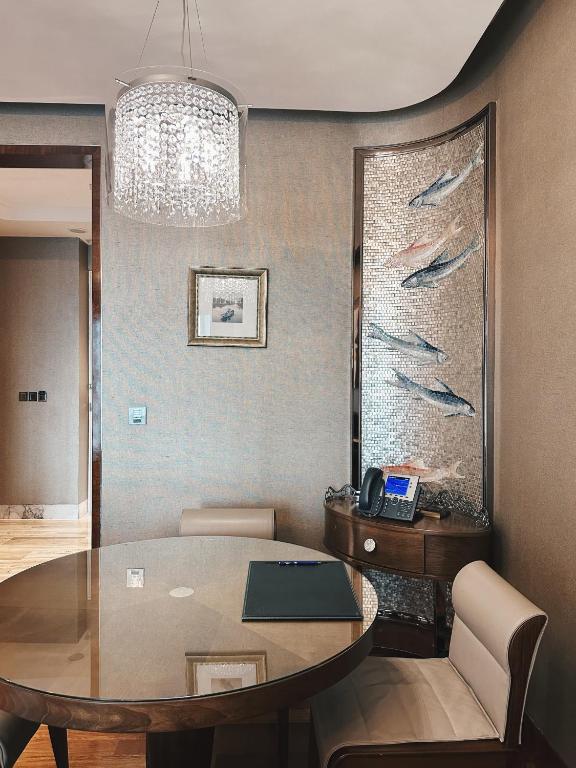  Executive Suite 13 