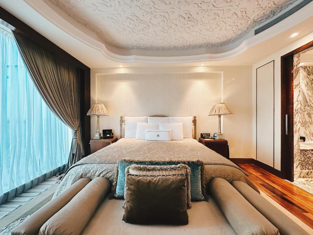  Executive Suite 3 