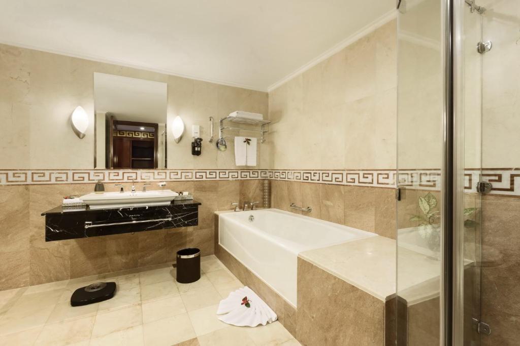  Suite Executive Governor 6 