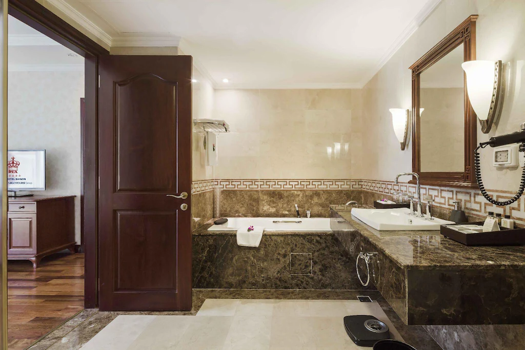  Governor Suite King 5 