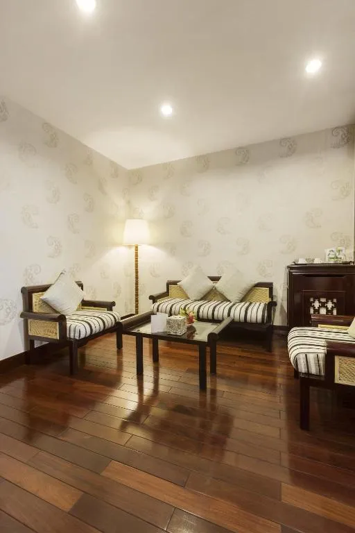  Rex Suite King 4 