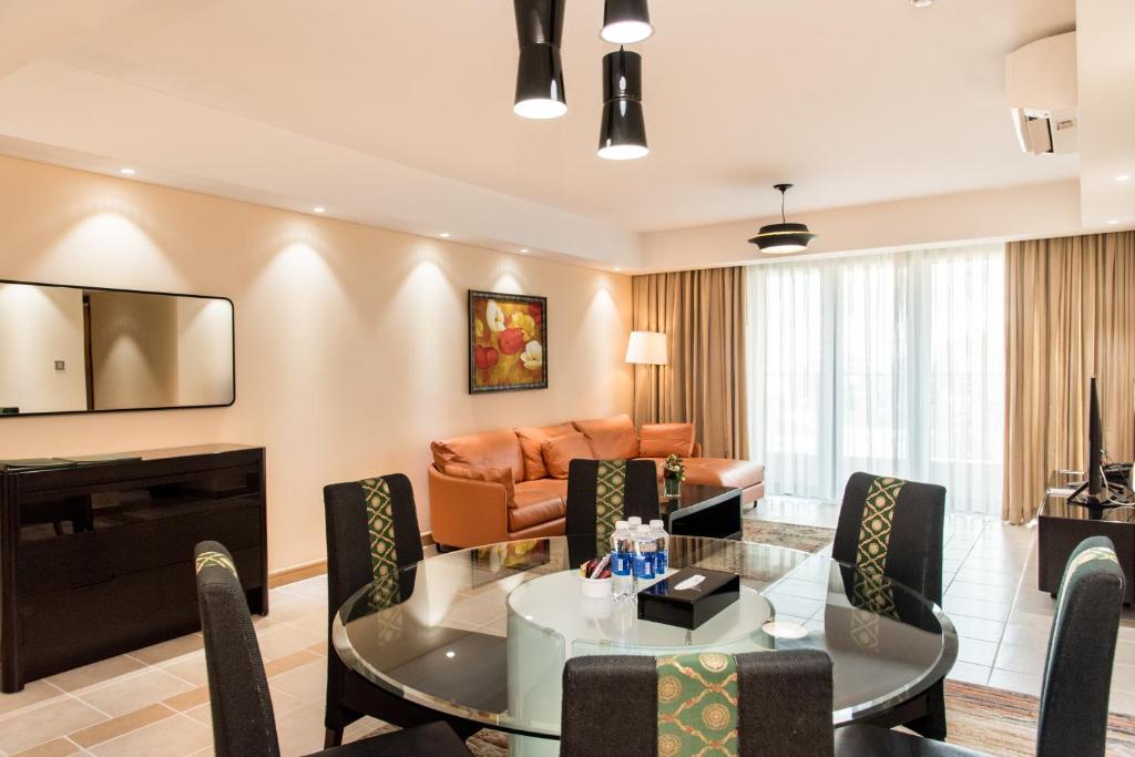  Premier Three-Bedroom Room with Balcony 2 