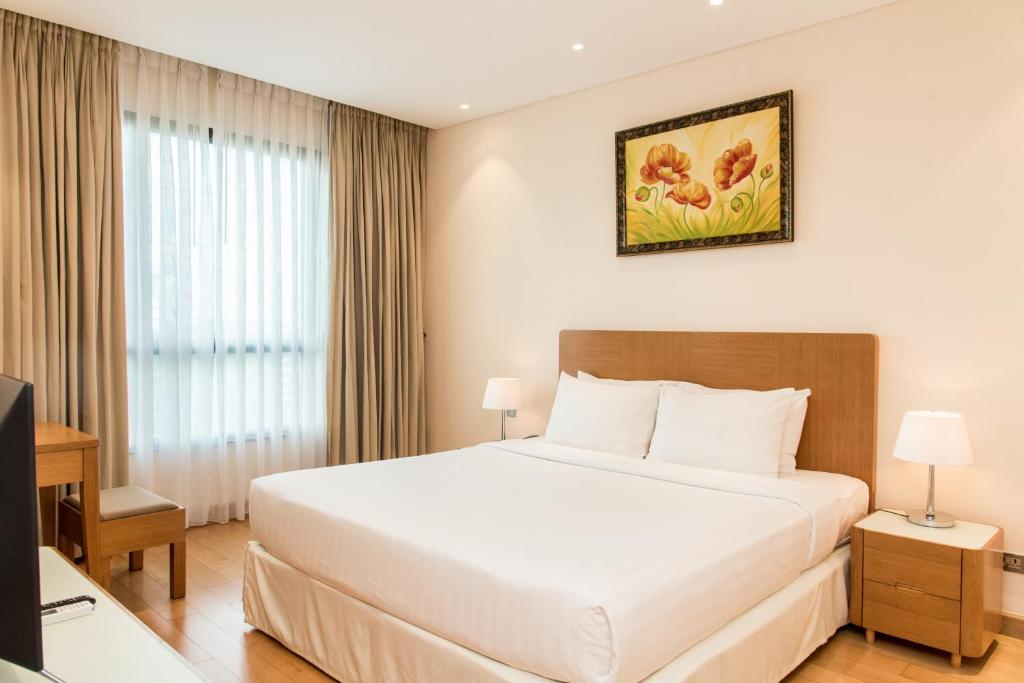  Premier Three-Bedroom Room with Balcony 4 