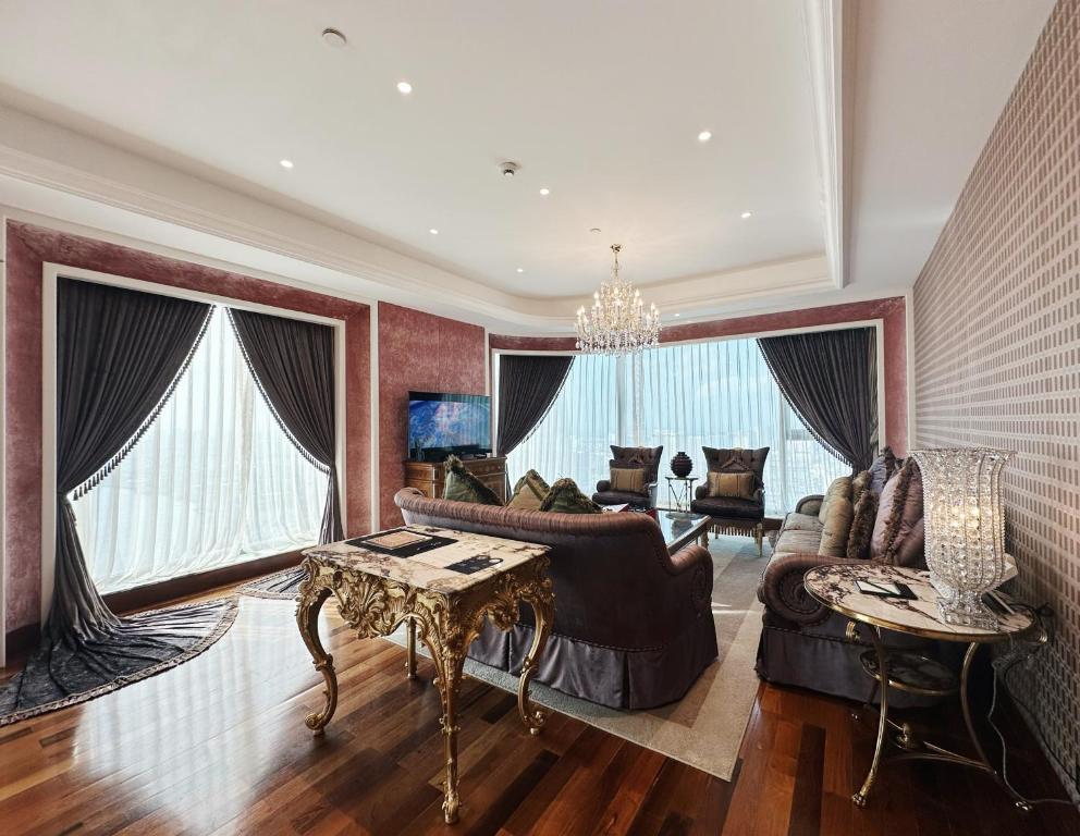  Designer Suite 17 
