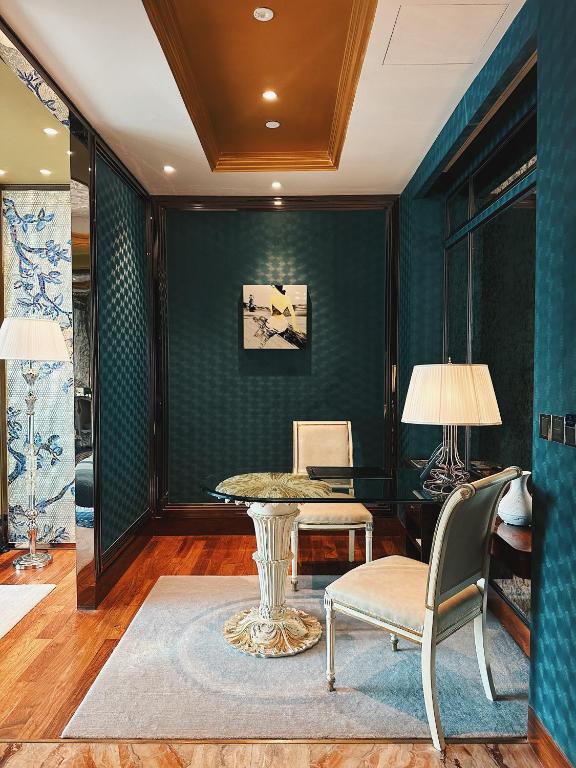  Junior Suite 10 